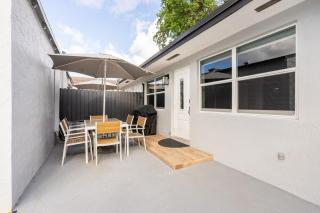 3BDR Modern -Top Location Terrace- 6 Min Airport - 5