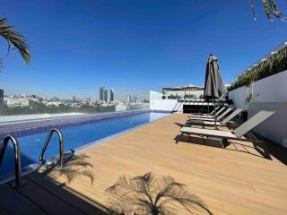 Awesome views & Great location apartment - 0
