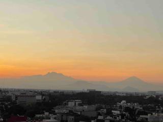 Awesome views & Great location apartment - 2