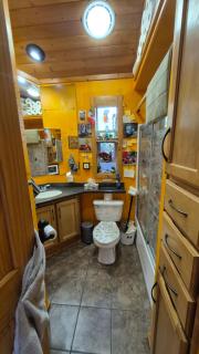 Squirrel House Room - Peachland - 4