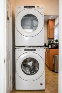 Near LA Cozy Home with Full Kitchen & Laundry - 7