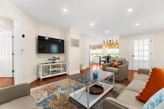 Harbor House on Main Historic 5BR Retreat Near Downtown Mystic - 7