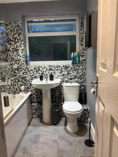 Forest and City Escape Apartment Sleeps 6 - Chingford - 9