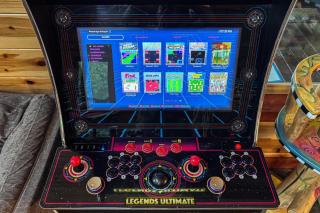 New 6BR Spa-Firepit-Pool Table-Arcade-Mini Golf - 1