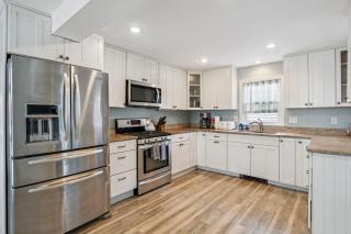 Steps to Beach Backyard Back Unit - 5