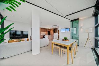 Perth Luxury Apartment with Pool & Gym Modern Living in the City Centre - 7