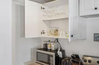 Steps to Beach Pet Friendly Front Unit - 3