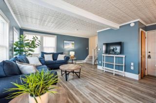 Steps to Beach Pet Friendly Front Unit - Hampton - 8
