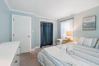 Steps to Beach Pet Friendly Front Unit - 1