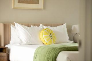 Serene SoCo Escape, Walk to Cafes and Free Parking - 6