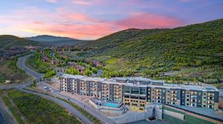 Luxury Black Rock Resort Suite Unit B - 2
