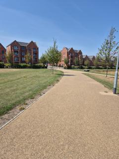 Bazou Villa - Houghton Regis - 1