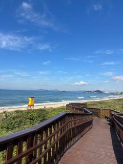 Resort Familiar Pé na Areia com Piscinas e Quadras Esportiva - 5