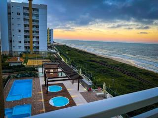 Resort Familiar Pé na Areia com Piscinas e Quadras Esportiva - 0