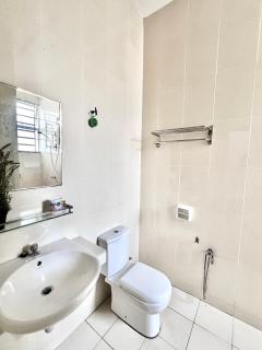 Casa 26 Kotasas Kuantan - near Uia, KMC, KPM Indera Mahkota, Bukit Goh, ECM, Menara 188, 4bilik- 3AC 1kipas, Ruang Tamu AC - 8
