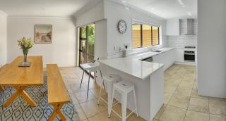 Conifer Grove Family Oasis 5BR Sleeps 10 Amazing Seaview - Auckland - 3
