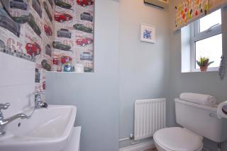 Highwoods Haven Luxury Stay with Garden and Parking - 2