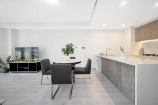 Spacious 2 Bedroom Apt with Parking in Rouse Hill - 6