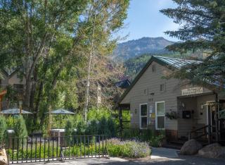 Mountainside Inn 307 by Alpine Lodging Telluride - 6