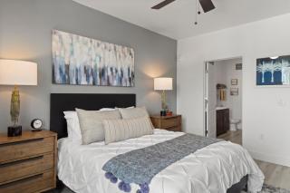 Poolside Phoenix Stay , Close to Mayo Clinic- S325 - 6