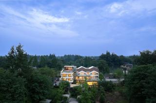 Live In Seclusion青城山-隐逸田居悦水别院 - Shiyangchang - 0