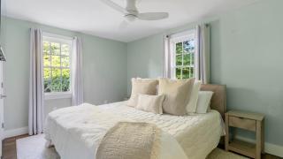 Pondfront Retreat Near Beaches - Charlestown - 1
