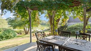 Pondfront Retreat Near Beaches - Charlestown - 0