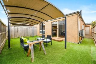 Modern 2BR Comfort in the Heart of Officer - 7