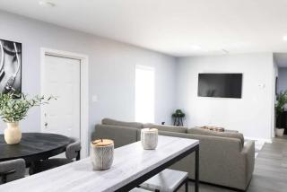 5 Min to Elon - In Unit Washer and Dryer - Fast Wi-Fi - Burlington - 3