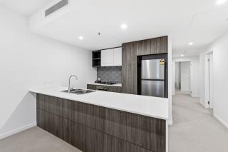 Scenic 2BR with Balcony and Recreational Deck Access - 5