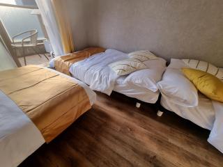 南海難波駅徒歩1分 - 2