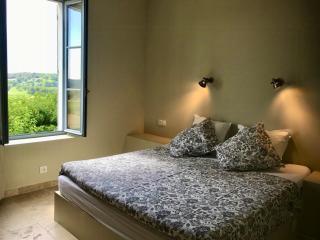 Historic Wine Estate With Pool In Provence - 8