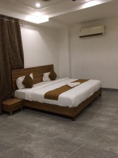 Hotel Town Stay Rohini - 3