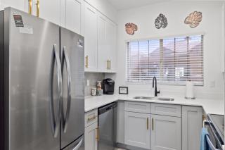2 Pools with 2 BR and 2 BA Brand New Fresh Unit - H1162 - Scottsdale - 3