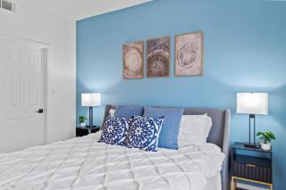 2 Pools with 2 BR and 2 BA Brand New Fresh Unit - H1162 - Scottsdale - 2