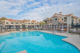 2 Pools with 2 BR and 2 BA Brand New Fresh Unit - H1162 - Scottsdale - 7