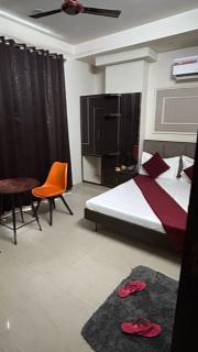 Hotel Lavish Inn - 6
