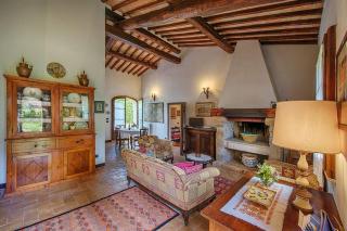 Rustic Apartment With Pool - 7