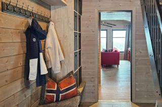 New Cabin With Panoramic Views Of Lake Osen - 4