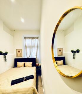 Private Rooms in Affordable 5-Bedroom Apartment - 2