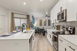Sunny Retreat Near Mayo Heated Pool & King Bed - 1