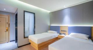 Green Tree Inn Urumqi San'gong Metro Station Exit - 5