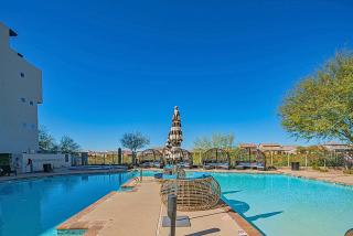 Near Mayo Clinic & Desert Ridge , Stay with Pool & Gym- S309 - 1