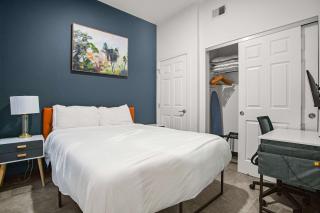 CozySuites Stunning 1BR in Downtown Pitts 37 - 9