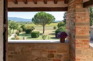 Historic Villa With Views Of Cortona In Tuscany - 8