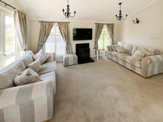 The Lodge - Chapel Saint Leonards - 6
