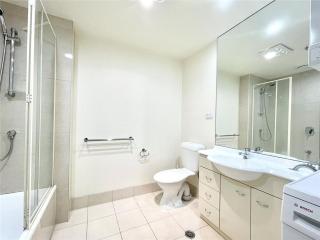 Central Hideaway - Pool, Gym, Free Parking - 5