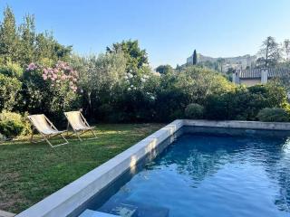 Historic Town House Near Avignon - 9