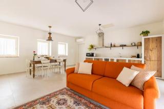 Restored Barn Among Valpolicella Vineyards - 4