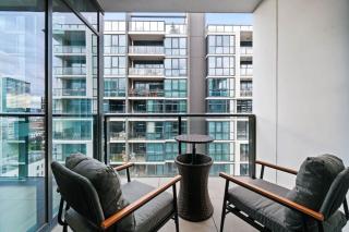 Elegant 1BR CBD 18th WiFl Walkable Parking - Adelaide - 1